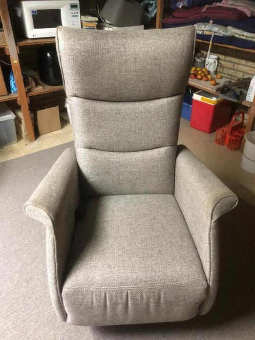 Prominent relaxstoel (elektrisch - accu), Huis en Inrichting, Fauteuils, Gebruikt, Stof, Minder dan 50 cm, Minder dan 75 cm, Ophalen
