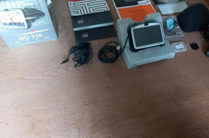 Tomtom go 710 complete set >> geldrop, Computers en Software, Vintage Computers, Ophalen of Verzenden