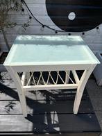 Bijzettafel van kersenhout met melkglas. MOET SNEL WEG!, Minder dan 55 cm, Vierkant, Zo goed als nieuw, Hout
