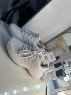 Adidas schoen, Ophalen of Verzenden, Zo goed als nieuw, Schoenen