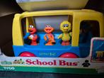 Sesamstraat school bus met doos, Ophalen of Verzenden