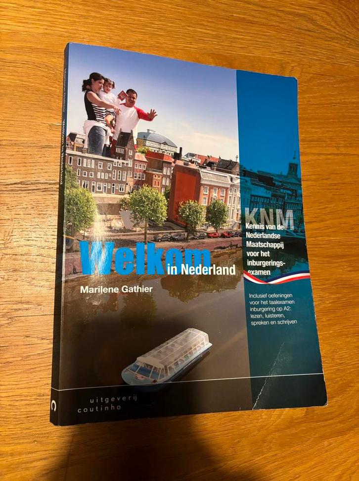 Welkom in Nederland - KNM Examen Voorbereiding, Huis en Inrichting, Woonaccessoires | Cd- en Dvd-rekken, Zo goed als nieuw, Ophalen of Verzenden