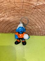 Smurfen voetbal smurf sleutelhanger, Ophalen of Verzenden, Zo goed als nieuw