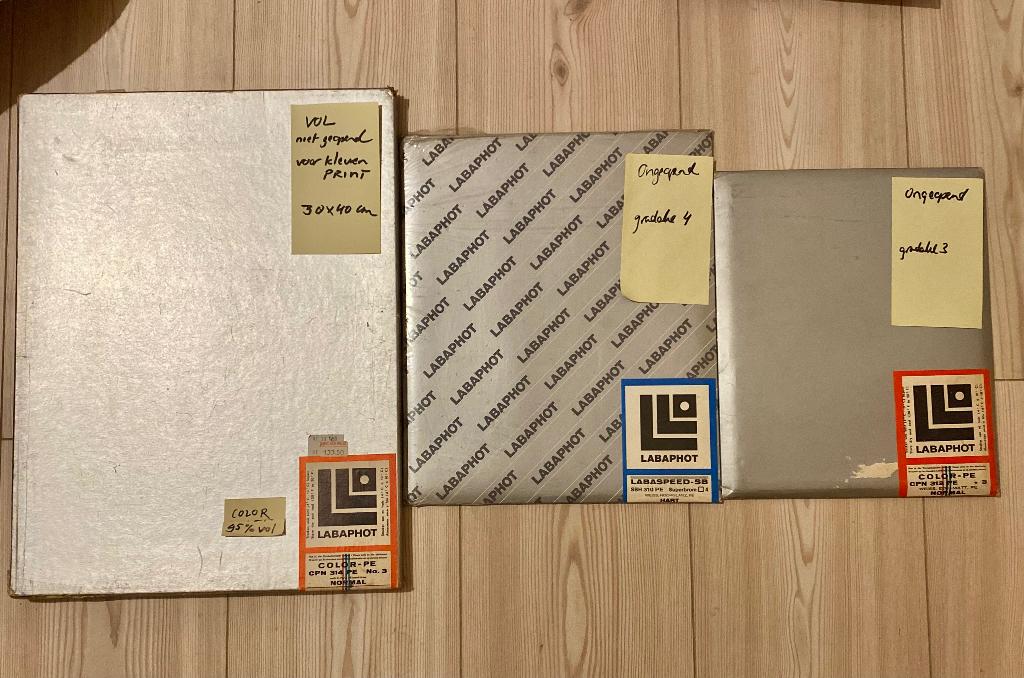 Kleuren photopapier  professional, Audio, Tv en Foto, Fotografie | Doka Toebehoren, Ophalen of Verzenden, Zo goed als nieuw, Doka-onderdelen