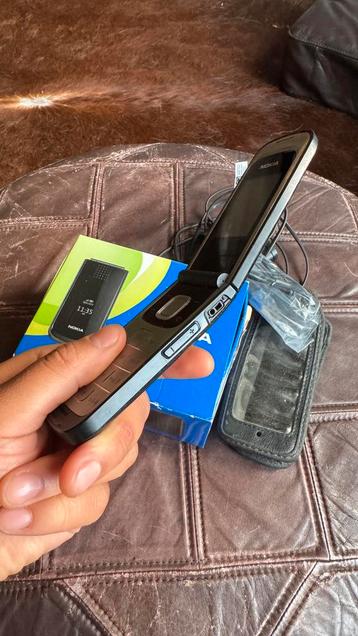 Nokia 2720 flip beschikbaar voor biedingen