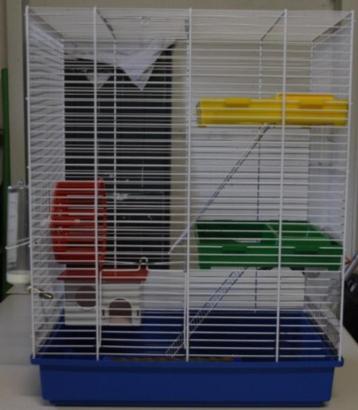 Hamsterkooi beschikbaar voor biedingen