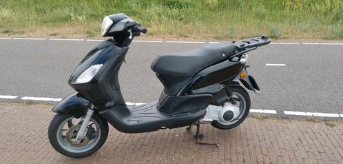 Piaggio fly 125cc A1 kenteken, nu ophalen voor 995€, Fietsen en Brommers, Scooters | Overige merken, Zo goed als nieuw, Ophalen
