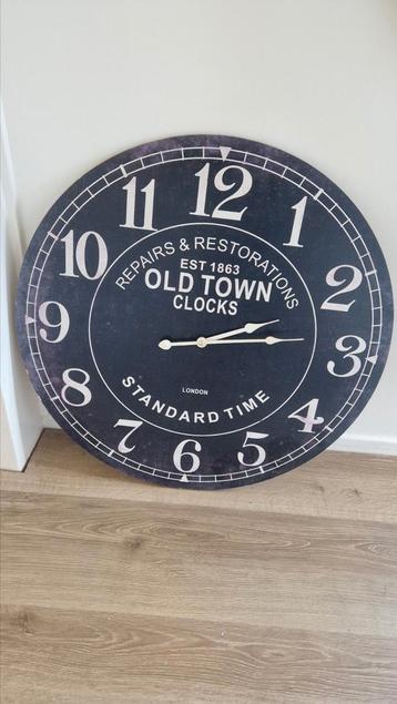 Grote wandklok van old town clocks zwart 60 cm beschikbaar voor biedingen