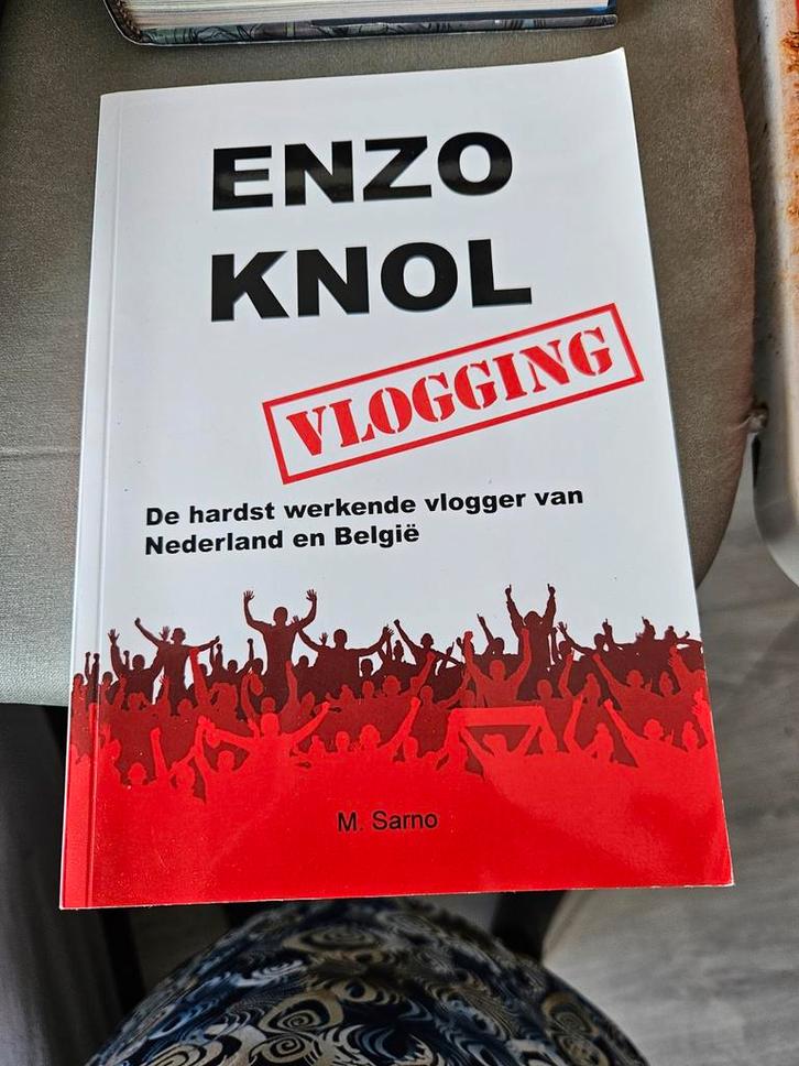 Enzo Knol - Vlogging boek, Boeken, Biografieën, Zo goed als nieuw, Film, Tv en Media, Ophalen of Verzenden