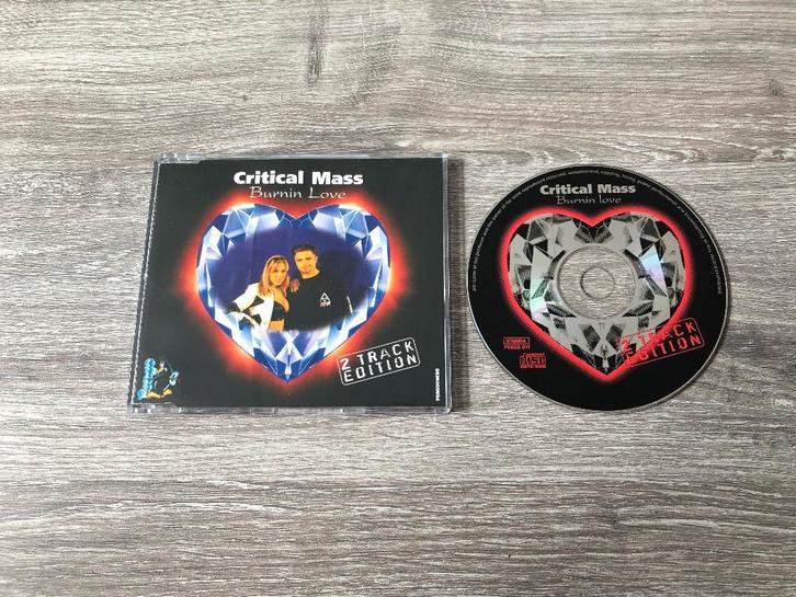 ID&T Critical Mass Burning Love Pengo Hardcore Thunderdome, Cd's en Dvd's, Cd's | Dance en House, Zo goed als nieuw, Dance Populair