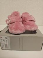 Ugg sloffen roze 18 tot 24 maanden, Slofjes, UGG, Meisje, Ophalen of Verzenden