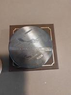 Vintage Deens verzilverde poederdoos Antillen gravure, Sieraden, Tassen en Uiterlijk, Uiterlijk | Parfum, Gebruikt, Unknown, Unknown