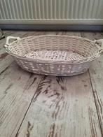 Witte mand bijv voor trakteren of als fruitmand, Gebruikt, Mand, Ophalen of Verzenden, Riet
