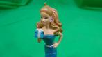 Hallmark Ornament Happy Birthday Ken 2011, Verzamelen, ., Overige typen, Ophalen of Verzenden, Zo goed als nieuw
