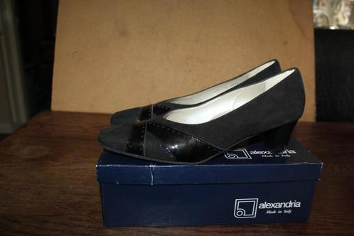 Alexandria leren chique pumps mt 5,5 SUPERKOOPJE, Kleding | Dames, Schoenen, Nieuw, Pumps, Zwart, Ophalen of Verzenden