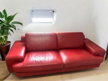 Leren Bank rood beschikbaar voor biedingen