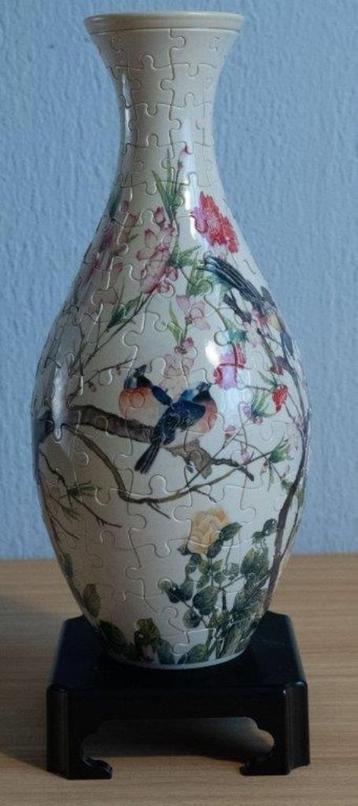 Chinese puzzel vaas op voet beschikbaar voor biedingen