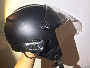 Vito helm. Maat s (hoofdomtrek max 56cm). 1 jaar oud. beschikbaar voor biedingen