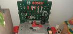 Bosch werktafel met auto, boor, helm, bril, handschoenen, Ophalen, Zo goed als nieuw