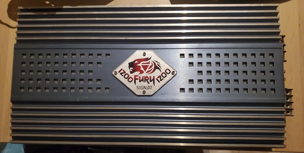 Signat fury 1200W versterker, Auto diversen, Autospeakers, Ophalen of Verzenden, Gebruikt