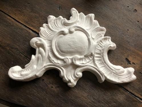 nr3) hoek / tussen ornament rozet schildje van gips, Huis en Inrichting, Woonaccessoires | Wanddecoraties, Zo goed als nieuw, Ophalen of Verzenden