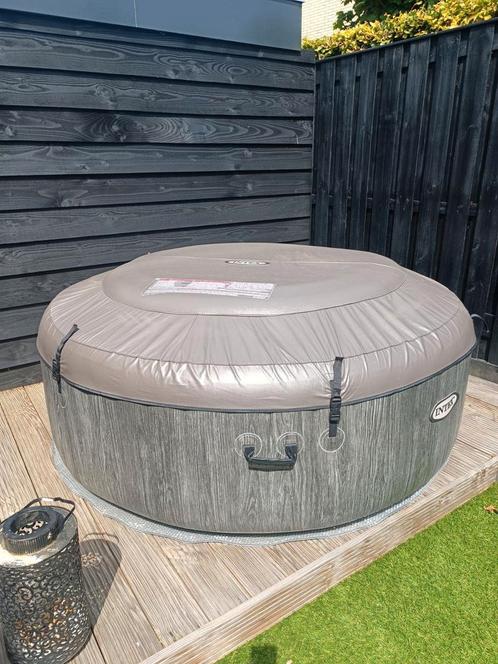 Intex opblaasbare Spa Greywood Deluxe 4 persoons, Tuin en Terras, Bubbelbaden en Hottubs, Zo goed als nieuw, Opblaasbaar, Afdekzeil