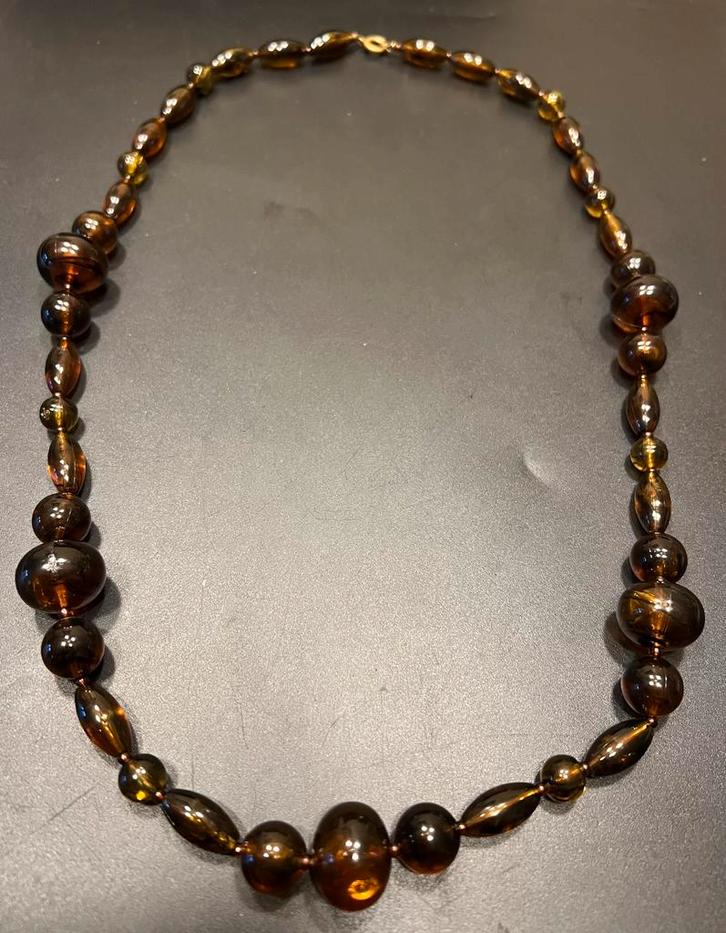 Vintage amber/schildpad kleur bakeliet?, Lucite? ketting., Sieraden, Tassen en Uiterlijk, Antieke sieraden, Ketting, Overige materialen