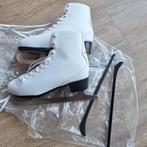 Nieuwe schaatsen maat 40
Merk Roces 25 euro, Ophalen of Verzenden, Nieuw, IJshockeyschaatsen, Overige merken