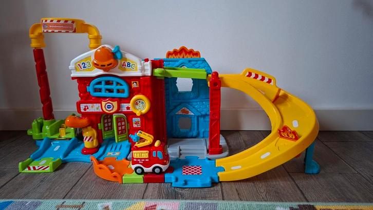 Vtech Toet Toet Brandweerkazerne + Autoambulance + Vliegtuig, Kinderen en Baby's, Speelgoed | Overig, Gebruikt, Jongen of Meisje