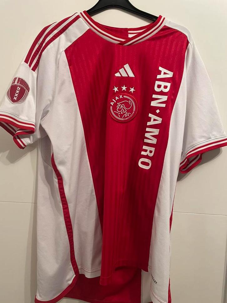 Ajax shirt XL  23/24 compleet met broek en sokken, Verzamelen, Sportartikelen en Voetbal, Zo goed als nieuw, Shirt, Ajax, Ophalen