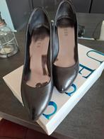 Guess pumps, Ophalen of Verzenden, Zo goed als nieuw, Zwart