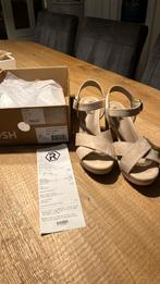Posh by Poelman sandalen maat 37, Kleding | Dames, Ophalen, Beige, Nieuw, Sandalen of Muiltjes