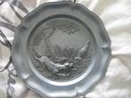 mooi gesigneerd wandbord jachthond fazant 22 cm uit tin, Antiek en Kunst, Antiek | Wandborden en Tegels, Ophalen of Verzenden