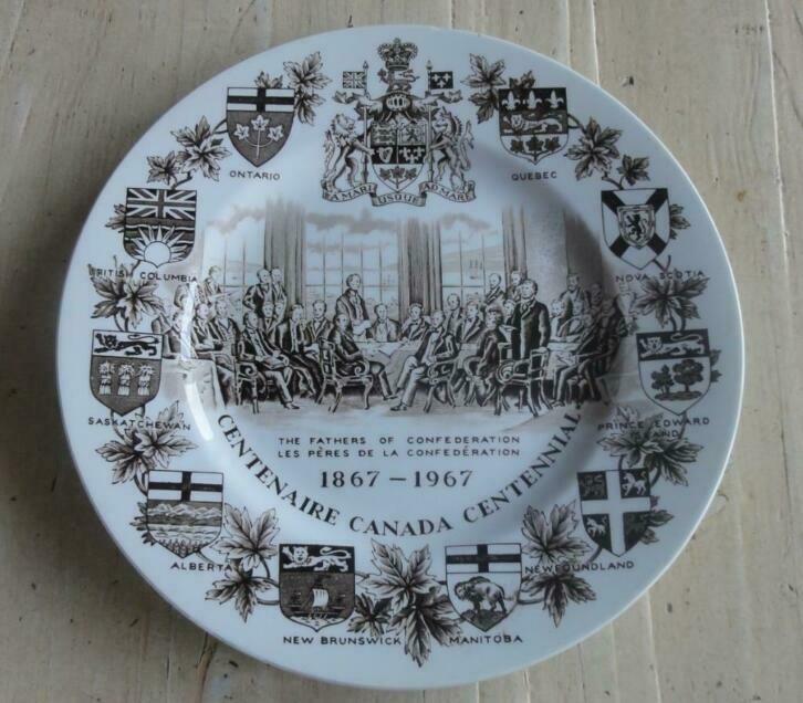 Canadees bord, Canada's Centennial (1867-1967),  Wood & Sons, Antiek en Kunst, Antiek | Servies los, Ophalen of Verzenden