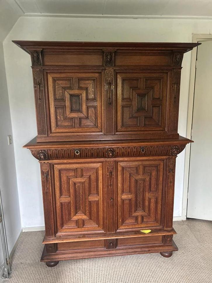 Antieke eikenhouten 4 Deus Kas 190 h 140 b 70 d. €100., Antiek en Kunst, Antiek | Meubels | Kasten, Ophalen