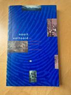 Nooit Voltooid - Ruimtelijke Ordening in Amsterdam - DRO, Ophalen of Verzenden, Gelezen, Overige onderwerpen
