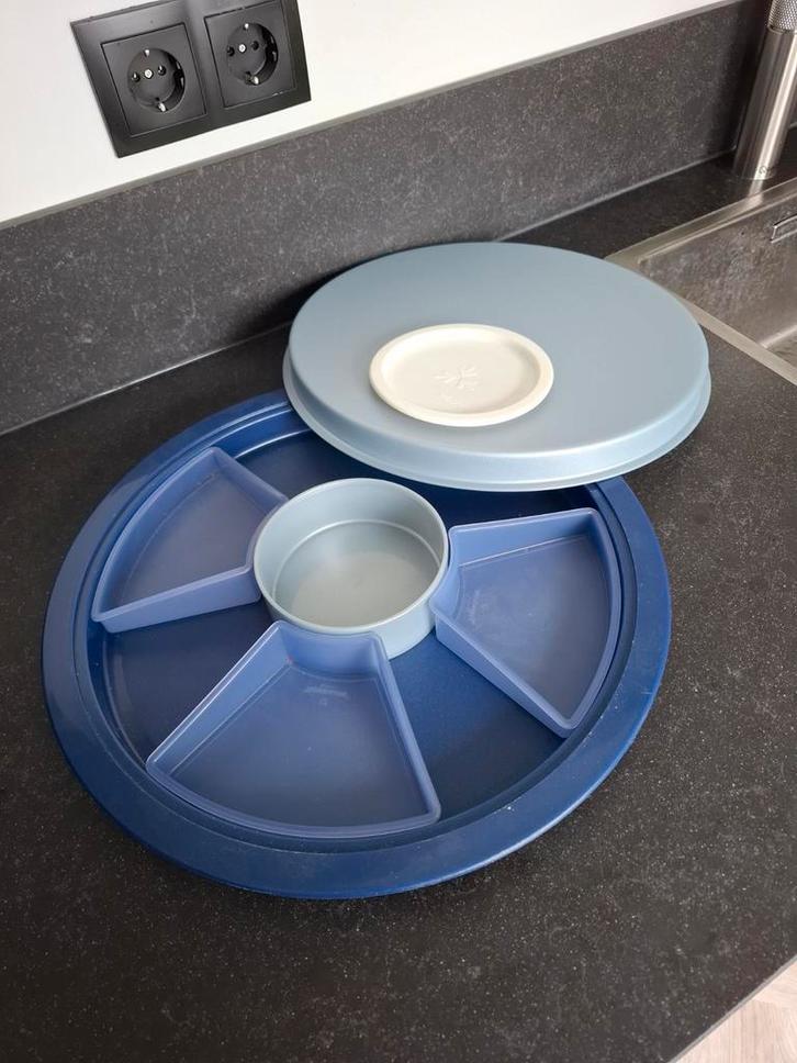 Grote serveerschaal met losse bakjes, Huis en Inrichting, Keuken | Tupperware, Gebruikt, Schaal, Blauw, Ophalen of Verzenden
