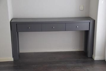 wandtafel beschikbaar voor biedingen