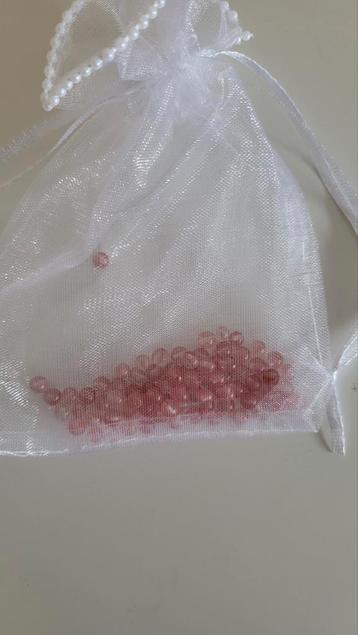 Roze kralen  beschikbaar voor biedingen