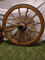 Mooi eiken karrenwiel en eiken vat, Ophalen, Zo goed als nieuw
