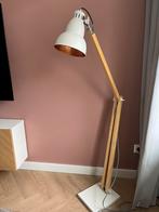 Staande lamp wit, Huis en Inrichting, Lampen | Vloerlampen, 100 tot 150 cm, Modern, Gebruikt, Hout