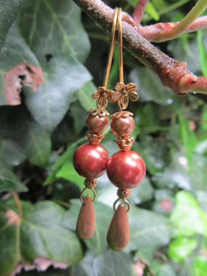 Oorbellen Dafne shellparel-swarovski hanger druppel goud, Sieraden, Tassen en Uiterlijk, Oorbellen, Nieuw, Hangers, Goud, Bruin