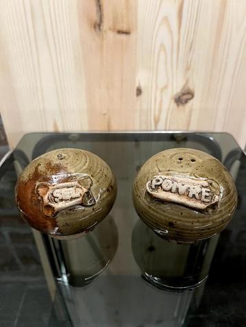 Vintage Keramieken Peper- en Zoutstel in Bolvorm beschikbaar voor biedingen