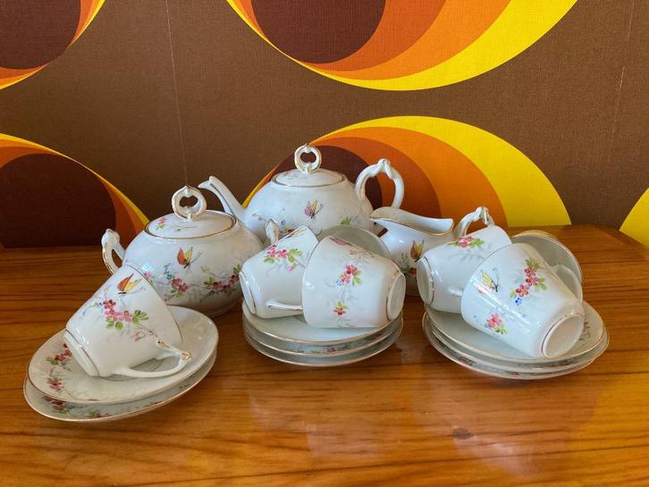 Vintage porselein theeservies bloemen vlnder gouden rand, Antiek en Kunst, Antiek | Servies compleet, Ophalen of Verzenden