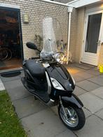 Piaggio Fly bromplaat, Fietsen en Brommers, Scooters | Piaggio, Ophalen, Maximaal 45 km/u, Zo goed als nieuw, Fly