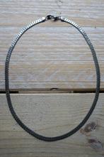 zilverkleurige halsketting met platte schakel, Ophalen of Verzenden, Zo goed als nieuw, Zilver, Overige materialen