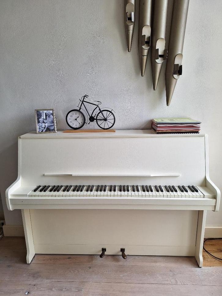 Gebruikte witte Rippen piano, Muziek en Instrumenten, Piano's, Gebruikt, Piano, Wit, Ophalen