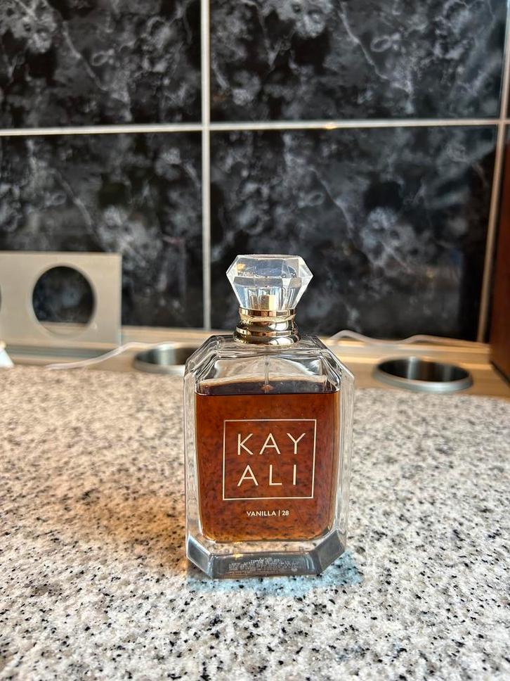 Kayali Vanilla 28 - 100ml Parfum, Sieraden, Tassen en Uiterlijk, Uiterlijk | Parfum, Zo goed als nieuw, Ophalen of Verzenden