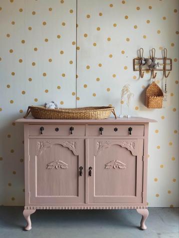 Vintage commode / Queen Ann dressoir / Art Deco / oud roze beschikbaar voor biedingen