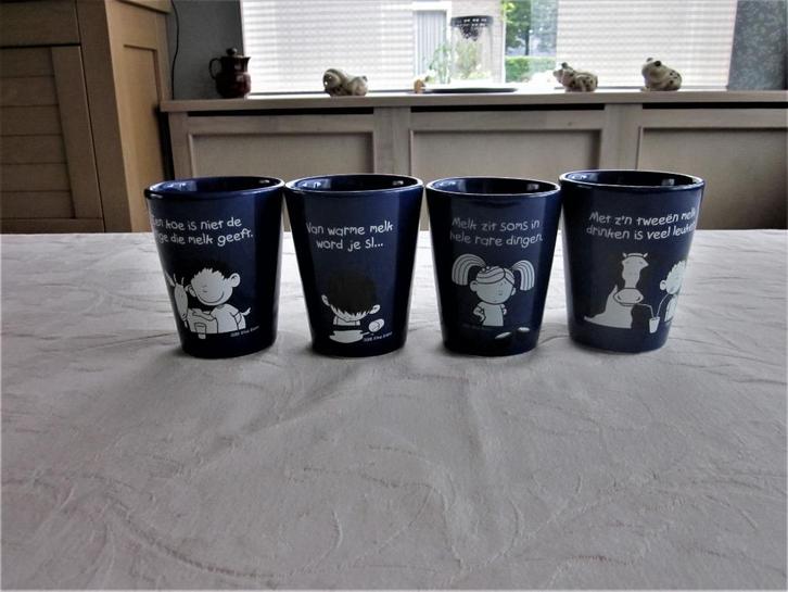 Blue Band 2001 4 blauwe mokken D8,5cm H10,5cm, Huis en Inrichting, Keuken | Servies, Zo goed als nieuw, Overige typen, Overige stijlen